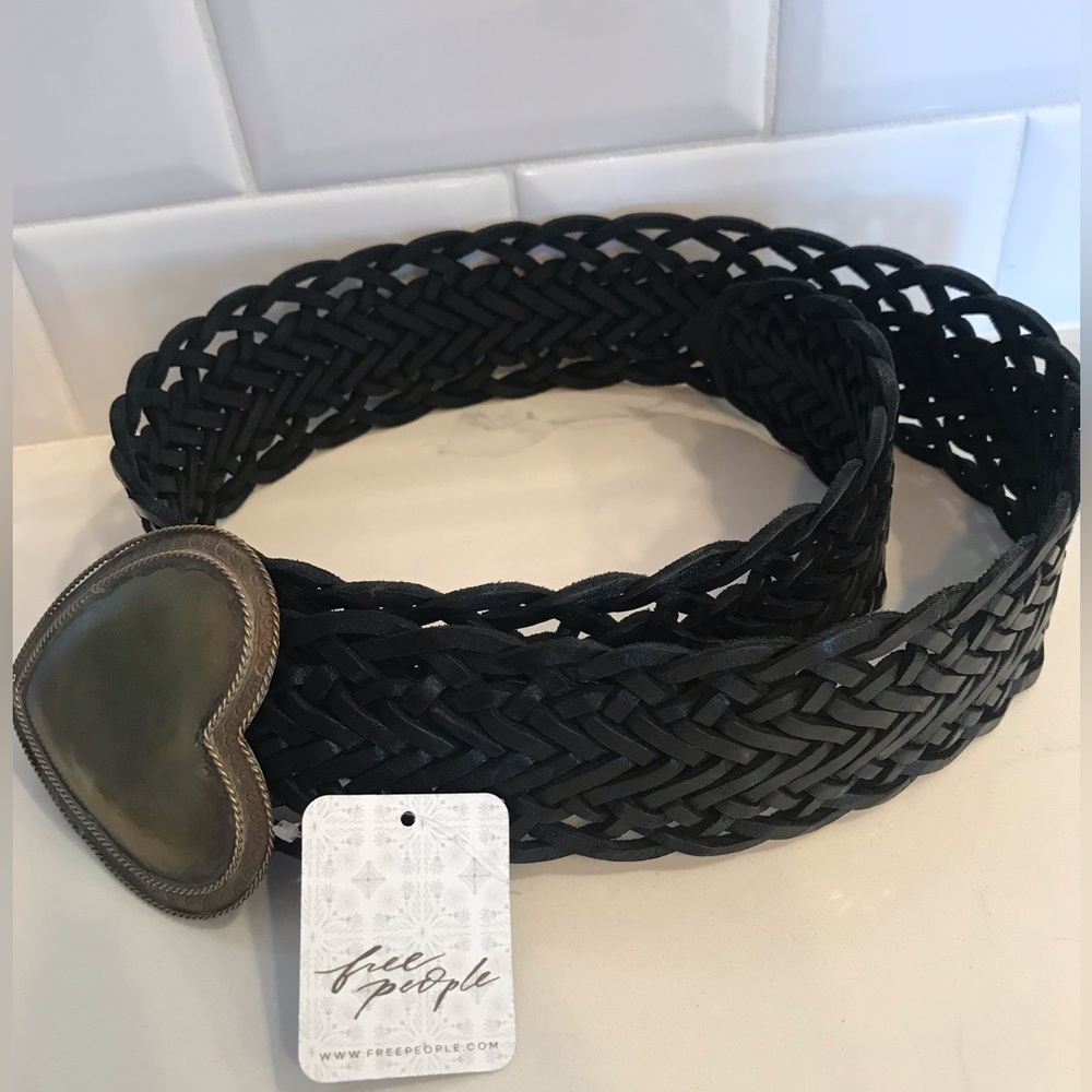 FREE PEOPLE “HEART OF HEARTS BELT” O/S ~ NWT $98.00 BLACK LEATHER